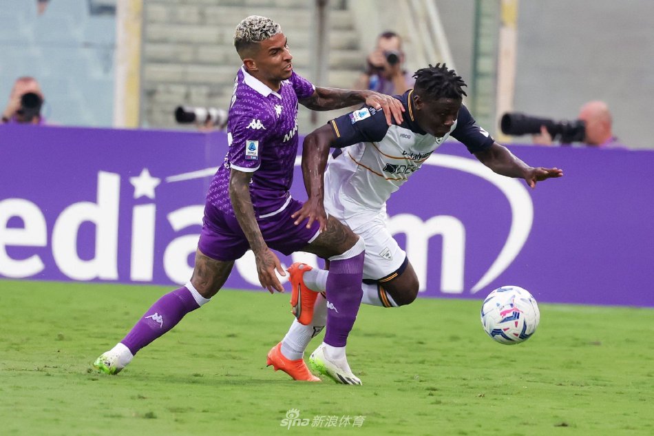 手时尤为重 手时尤为重